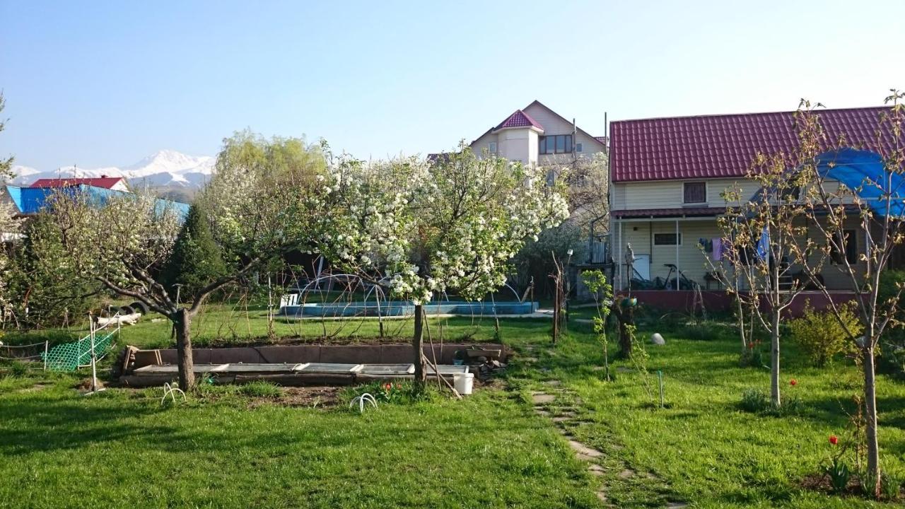 Garden House Panzió Almati Kültér fotó